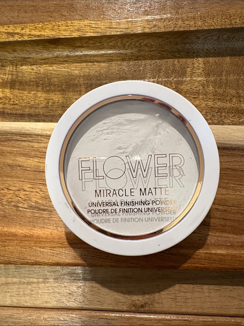 Flower Miracle Matte Universal Finishing Powder — White